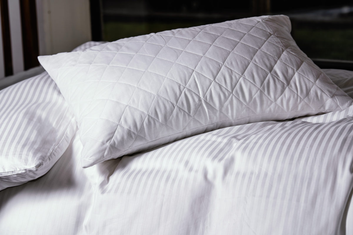 Quilted polycotton pillow protector